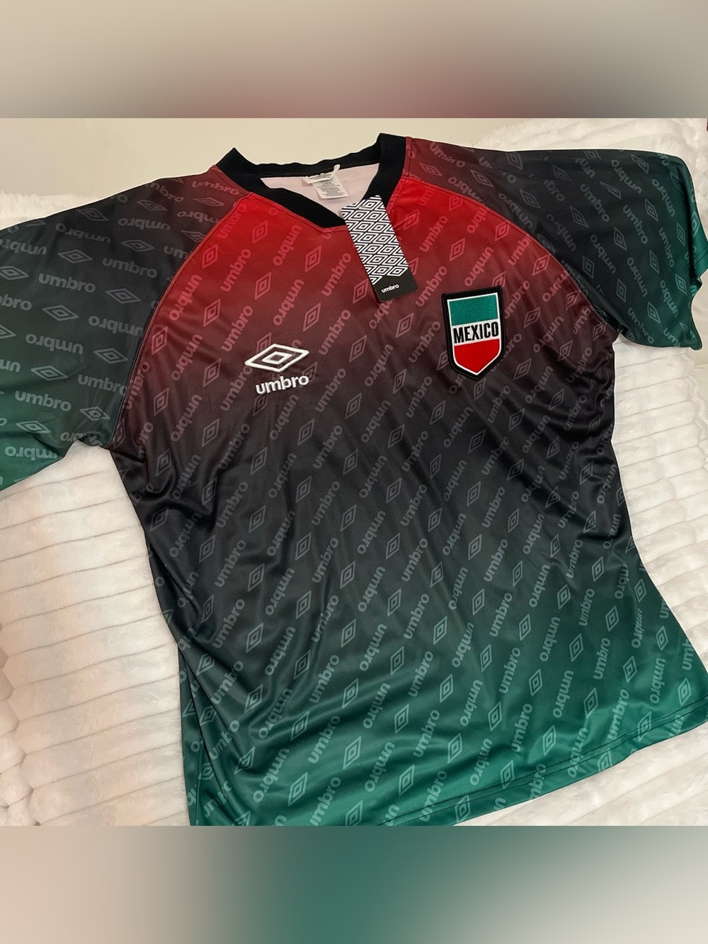 Umbro Mexico Soccer Jersey New with Tag - Men Size L